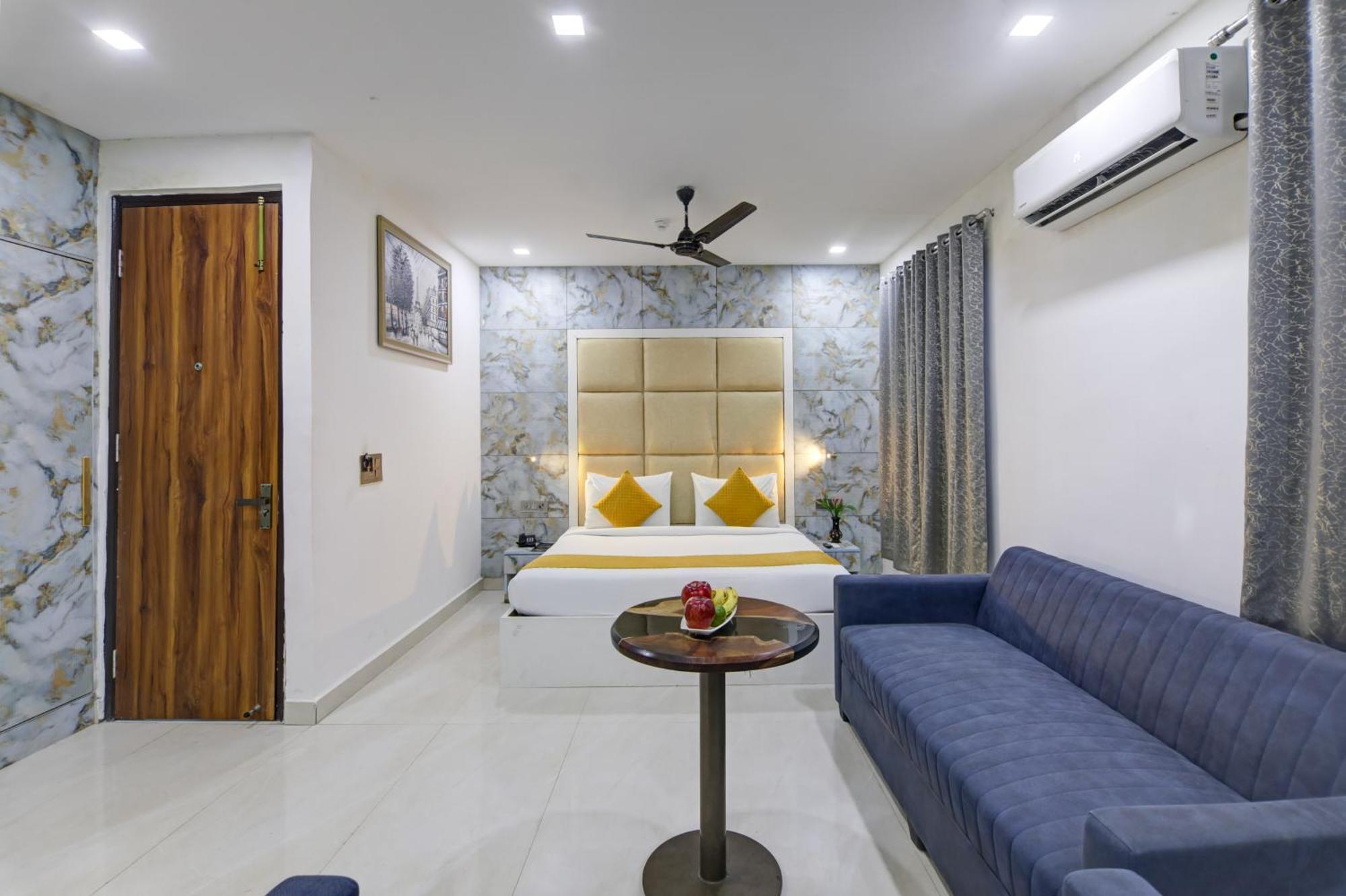 Status By Hotel The Emporio Ghaziabad Exterior photo
