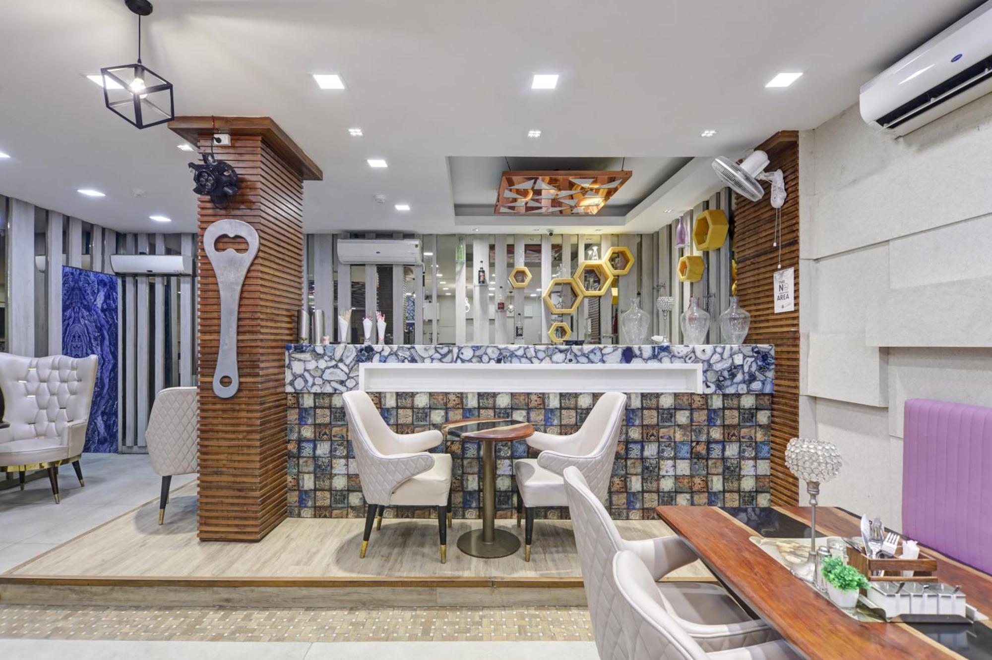 Status By Hotel The Emporio Ghaziabad Exterior photo