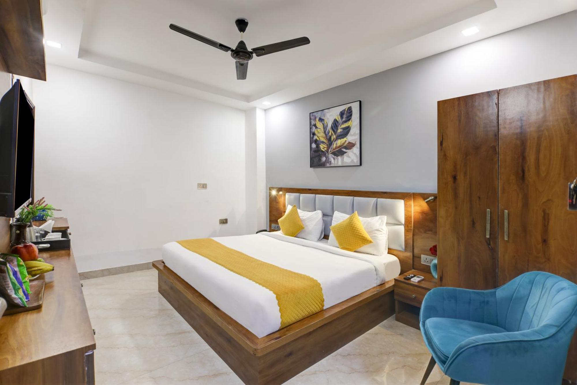 Status By Hotel The Emporio Ghaziabad Exterior photo