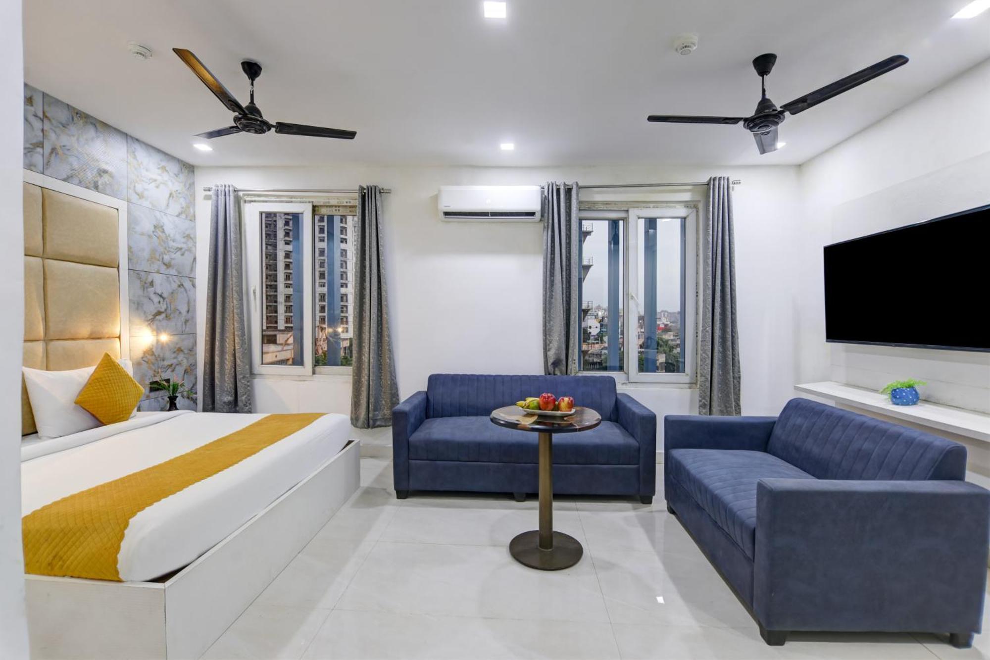 Status By Hotel The Emporio Ghaziabad Exterior photo