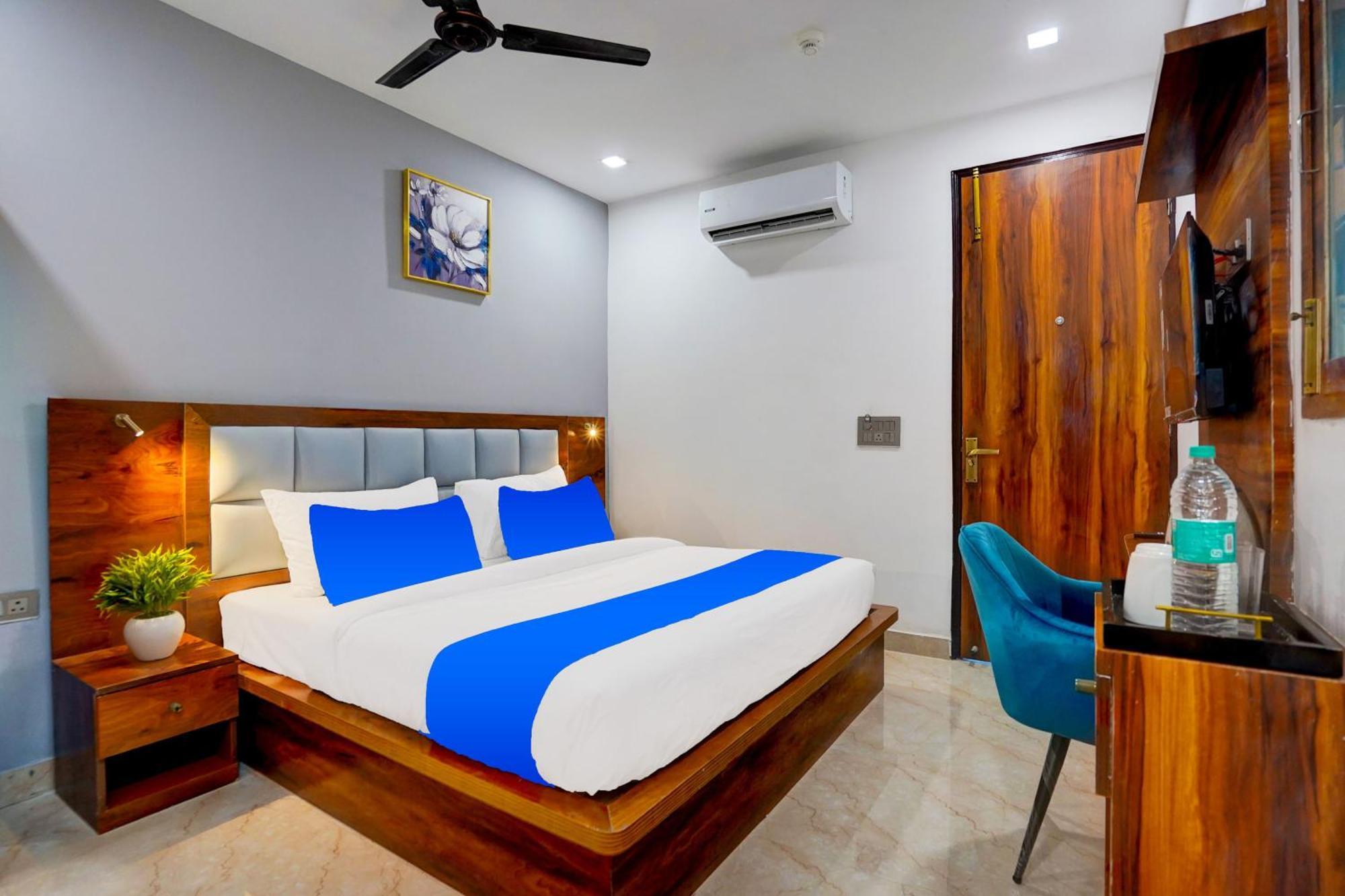 Status By Hotel The Emporio Ghaziabad Exterior photo